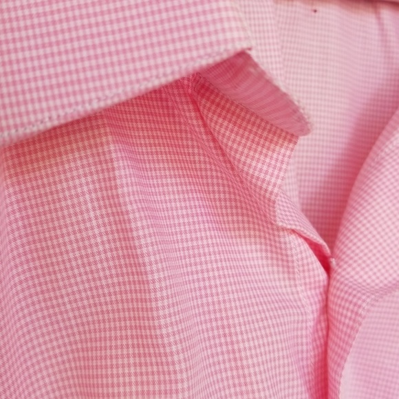 Custom men's shirt, missing button on color. - Picture 4 of 4